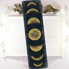 Cargar imagen en el visor de la galería, ✧ Marcapáginas Bookmark: Fases de la luna