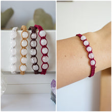 Cargar imagen en el visor de la galería, ✧ Pulsera de macramé con piedras naturales: Cuarzo rosa