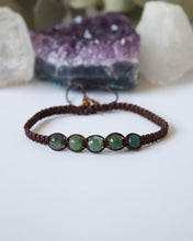 Cargar imagen en el visor de la galería, ✧ Pulsera de macramé con piedras naturales: Jade
