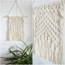 Cargar imagen en el visor de la galería, ✧ Colgante de pared de macramé bohemio tejido a mano #2 | Tapices de macramé boho