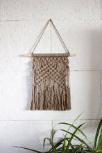 Cargar imagen en el visor de la galería, ✧ Colgante de pared de macramé bohemio tejido a mano #2 | Tapices de macramé boho