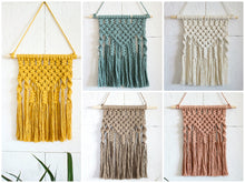 Cargar imagen en el visor de la galería, ✧ Colgante de pared de macramé bohemio tejido a mano #1 | Tapices de macramé boho