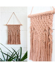 Cargar imagen en el visor de la galería, ✧ Colgante de pared de macramé bohemio tejido a mano #1 | Tapices de macramé boho