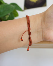 Load image into Gallery viewer, ✧ Pulsera de macramé con piedras naturales: Jade
