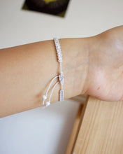 Load image into Gallery viewer, ✧ Pulsera de macramé con piedras naturales: Cuarzo rosa
