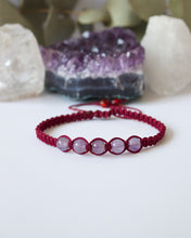 Load image into Gallery viewer, ✧ Pulsera de macramé con piedras naturales: Amatista
