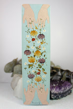 Cargar imagen en el visor de la galería, ✧ Marcapáginas Bookmark: Falling flowers
