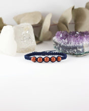 Load image into Gallery viewer, ✧ Pulsera de macramé con piedras naturales : Jaspe Rojo
