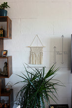 Load image into Gallery viewer, ✧ Colgante de pared de macramé bohemio tejido a mano #1 | Tapices de macramé boho
