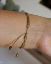 Load image into Gallery viewer, ✧ Pulsera de macramé con piedras naturales: Amazonita
